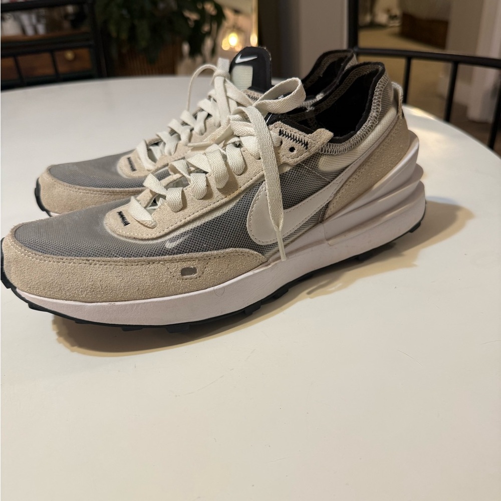 Nike Men's Cream and Black Sneakers